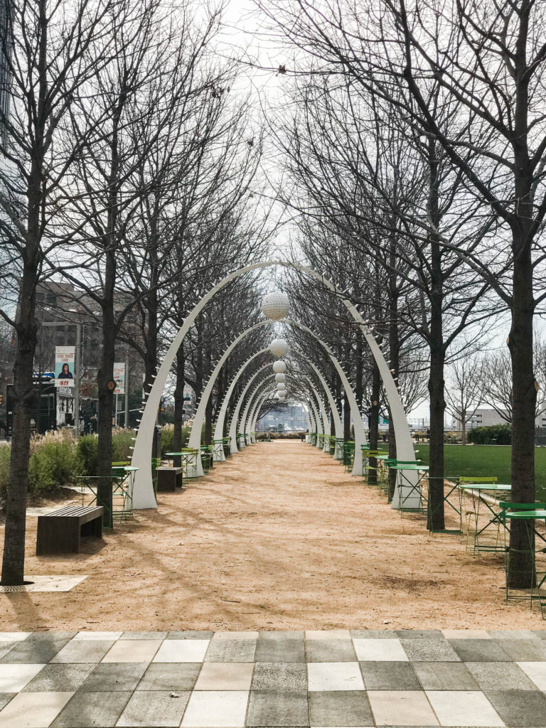 Klyde Warren Park, Dallas arch way